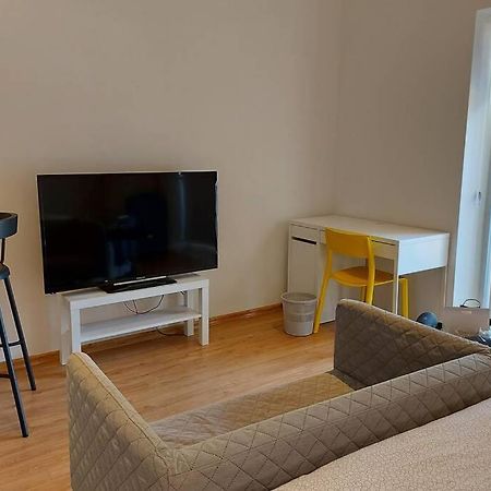 Entire Guest Suite Сент Джулианс Экстерьер фото
